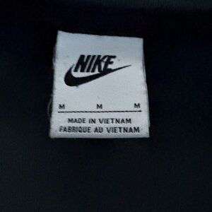 Nike Black Tag Detail